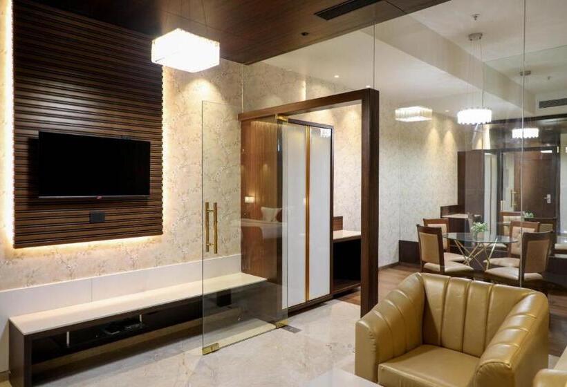 فندق Gurudev Grand