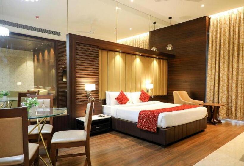 فندق Gurudev Grand