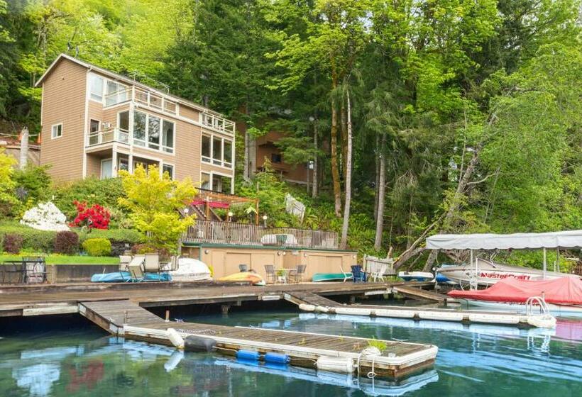 호텔 Lake Sutherland Ski Condo