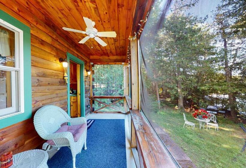 فندق Lenas  Lakeside Cabin