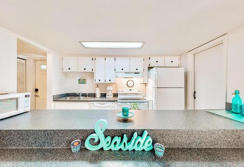 فندق Salty Mermaid