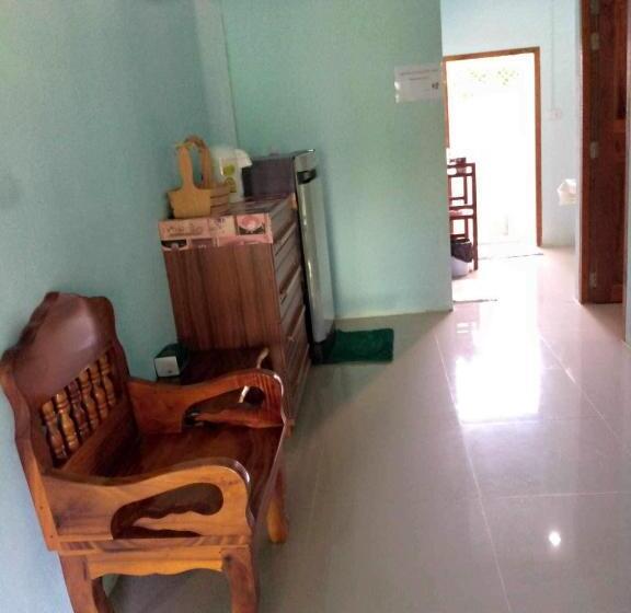 ペンション Chalisa Bukit House Lanta