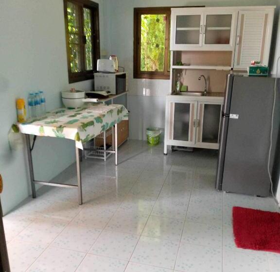 ペンション Chalisa Bukit House Lanta