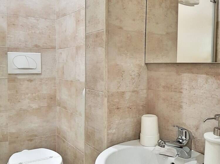 B&b Gisira