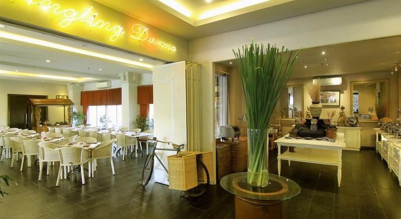 هتل Grand Darmo Suite By Amithya