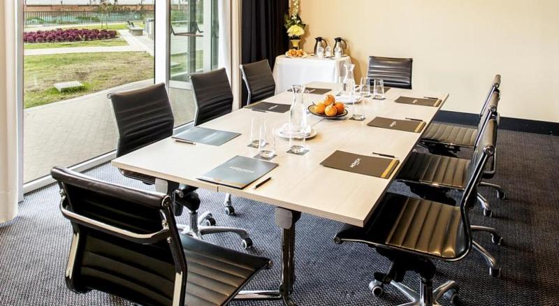 هتل Movich Buro 26