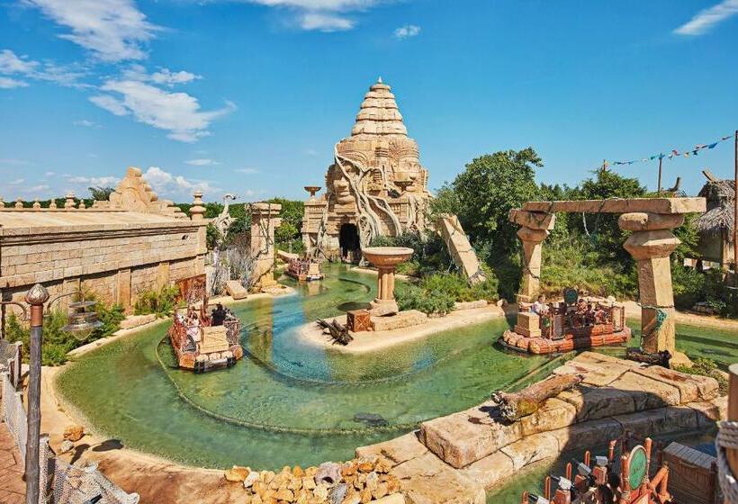 هتل Mansion de Lucy  Includes Portaventura Park & Ferrari Land Tickets