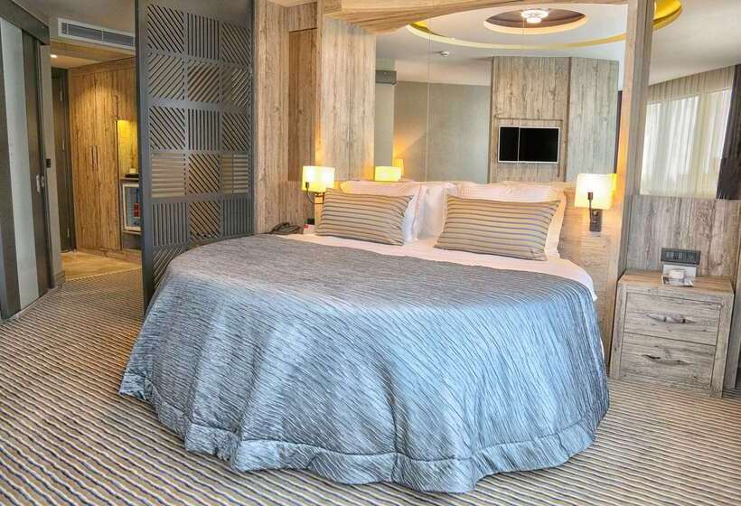 هتل Ramada By Wyndham Mersin
