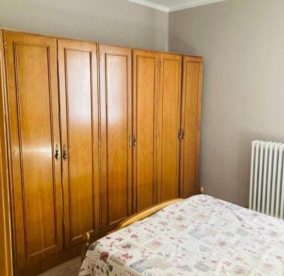 تختخواب و صبحانه Habitación Doble En Apartamento De 3 Habitaciones