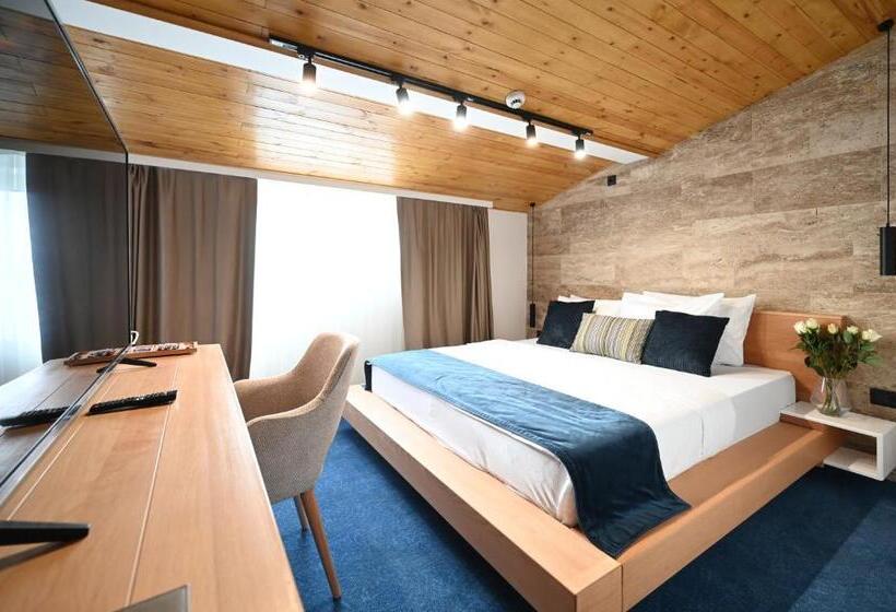 هتل Borovi Forest Resort & Spa