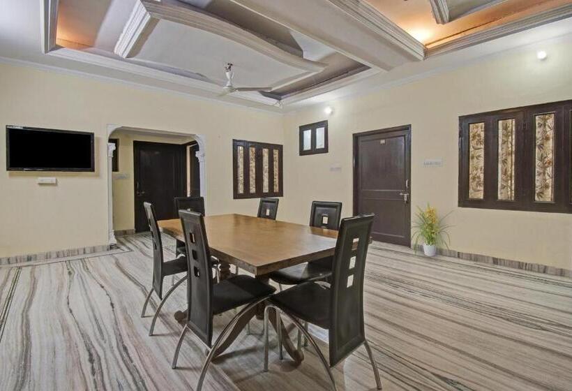 Flagship Hotel Raj Baag