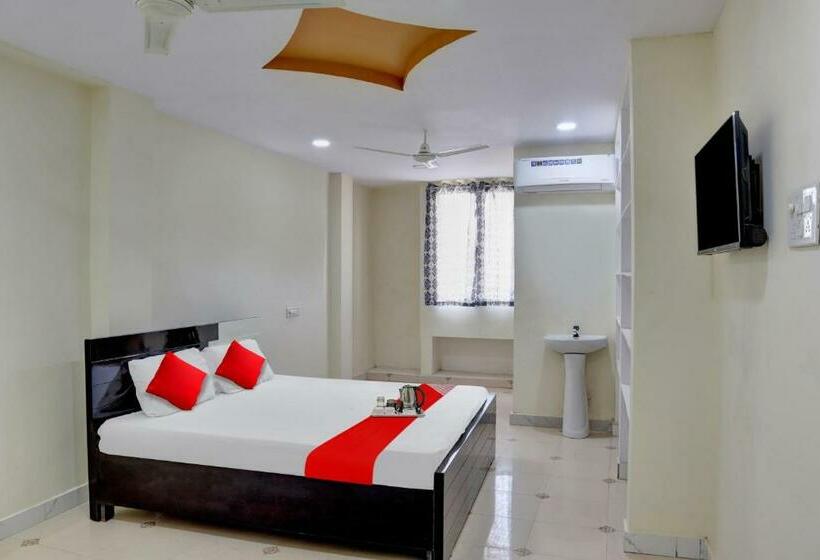 هتل Oyo 70251 Vasara Rooms Banquet Hall