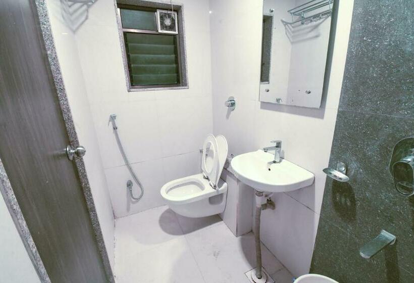 فندق Vishnupriya Grand