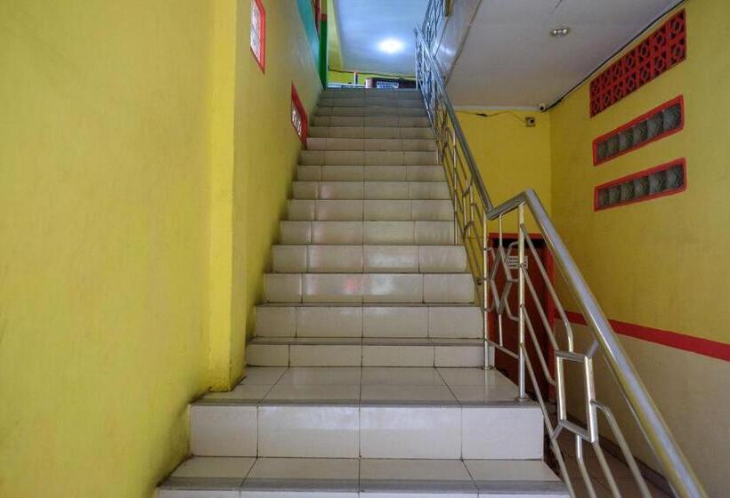 هتل Reddoorz Near Pelabuhan Nusantara Parepare