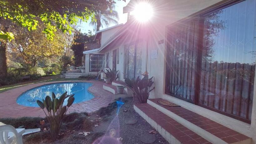 Пансион King S Hill Guest House