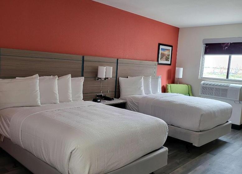 هتل Best Western Plus Executive Residency Carlsbad