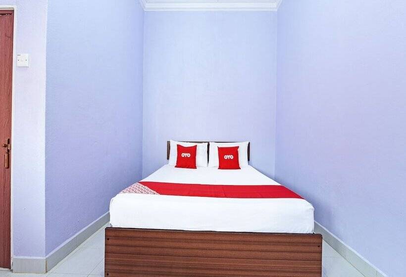 هتل Oyo 90660 Rayyans Roomstay