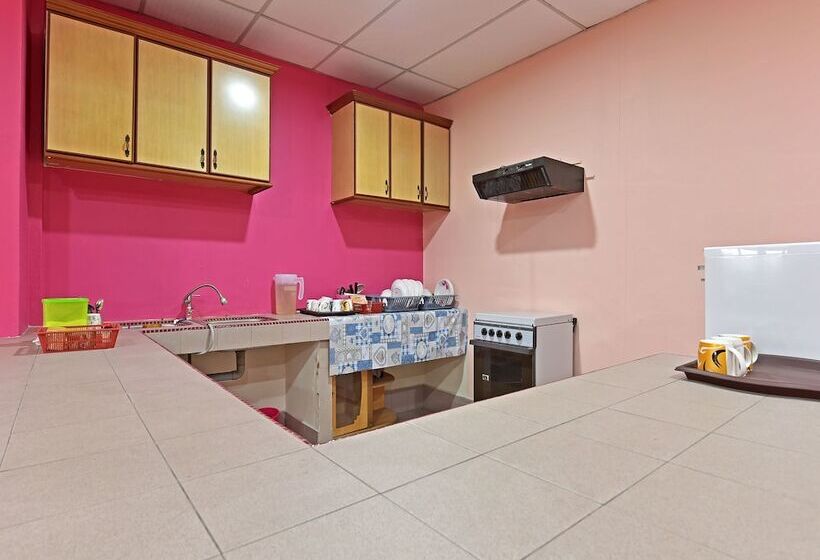 בית מלון כפרי Oyo 90672 De Paradise Turtle