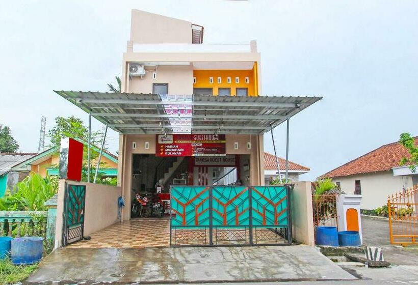 Отель Oyo 91842 Tahesa Guesthouse