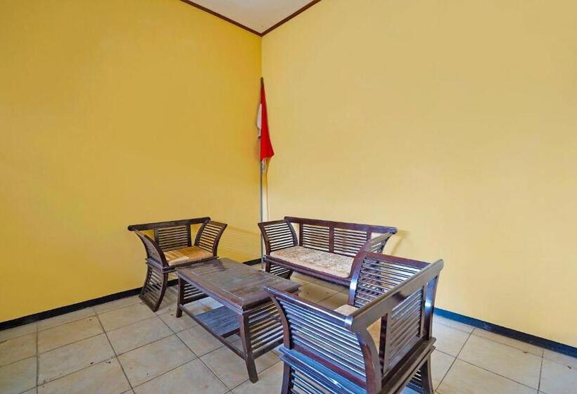 בית מלון כפרי Spot On 91869 Insan Mulia Kost Syariah