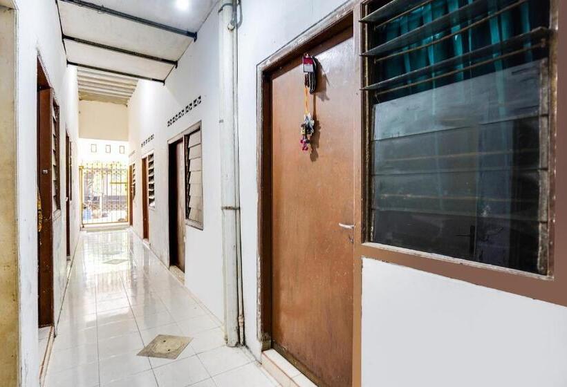 هتل Spot On 91893 Kost Jeje Syariah
