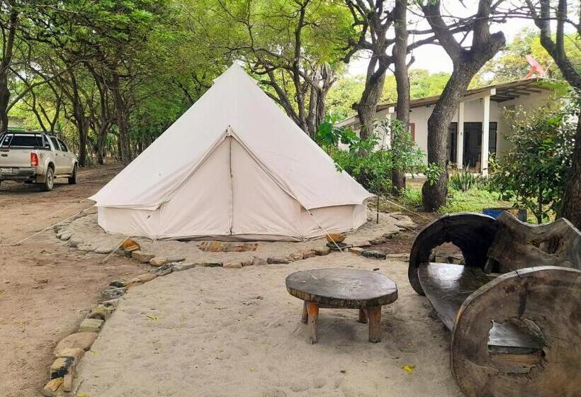 پانسیون Popoyo Surfcamp