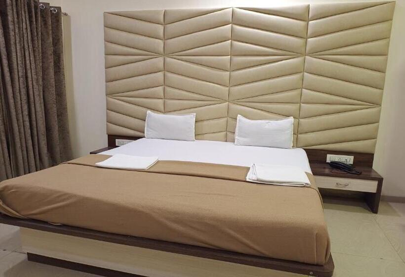 Hotel Apratim Lodging & Boarding