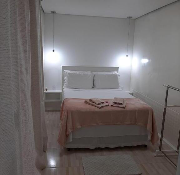 펜션 Villas De Portugal Apartamento Com Suíte E Varanda Gourmet, Piscina Praia Do Ervino
