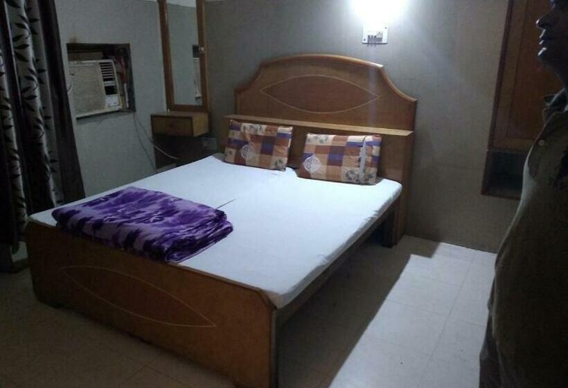 هتل Moon Star, Panipat