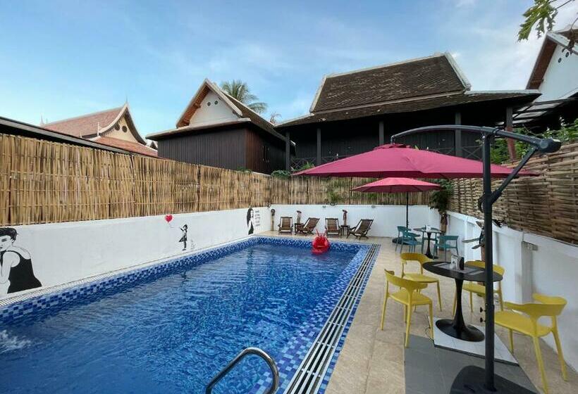 Пансион Little Friendly Guest House And Swimming Pool