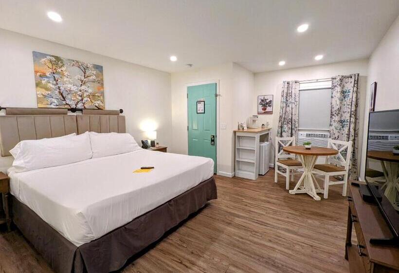 The Honey Bee Motel