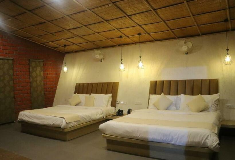 בית מלון כפרי Tatvam Resort