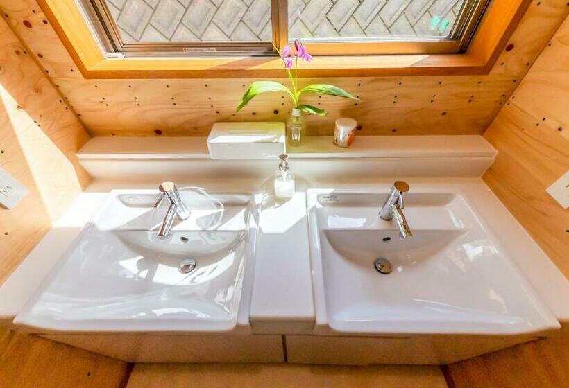 ペンション Female Only Dormitory Guest House Amami Long Beach 2 Breakfast Included  Vacation Stay 64534v