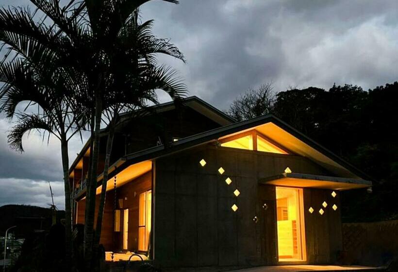 ペンション Female Only Dormitory Guest House Amami Long Beach 2 Breakfast Included  Vacation Stay 64534v
