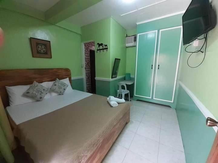 Пансион Santimart Backpackers Coron