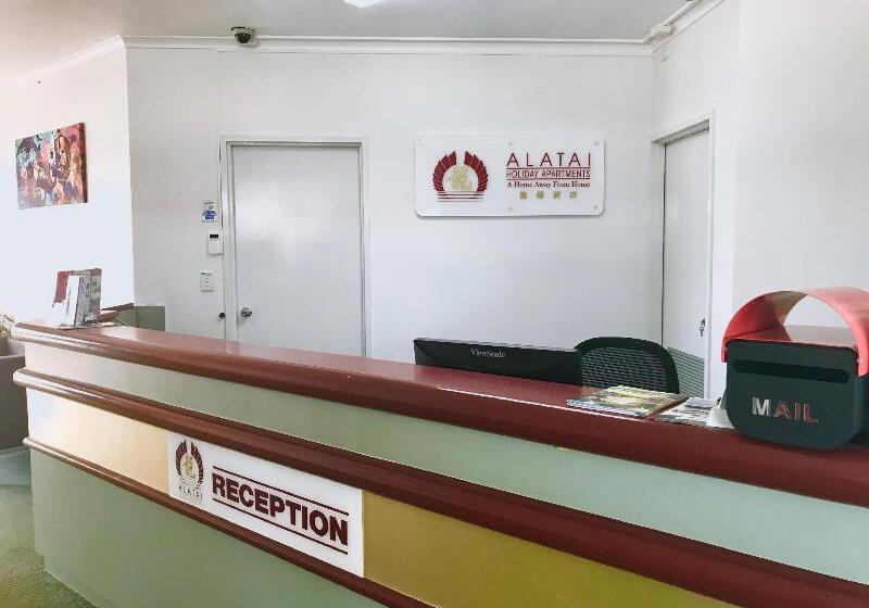 Отель Alatai Holiday Apartments