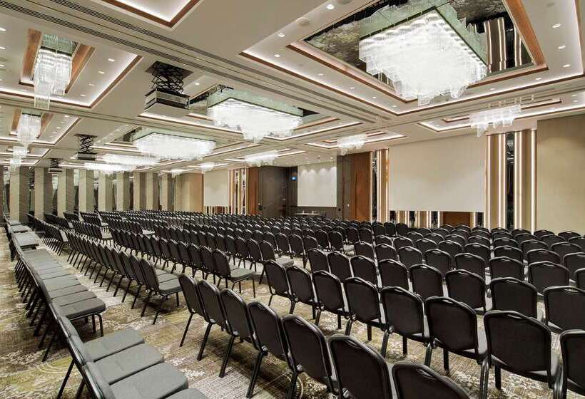 Doubletree By Hilton Hotel Istanbul   Piyalepasa