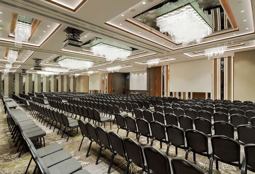 Doubletree By Hilton Hotel Istanbul   Piyalepasa