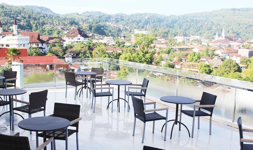 هتل Everbright Ambon