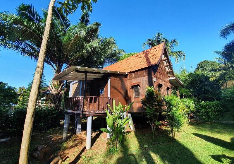 هتل Good Time Sports Village Koh Mak