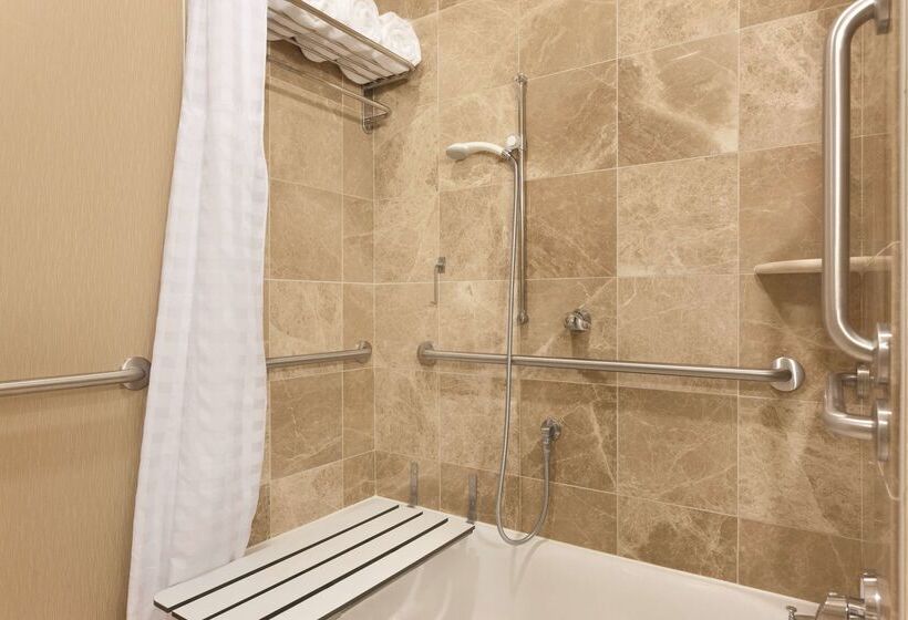 Отель Hilton Garden Inn Falls Church