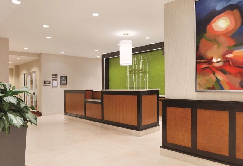 Отель Hilton Garden Inn Falls Church