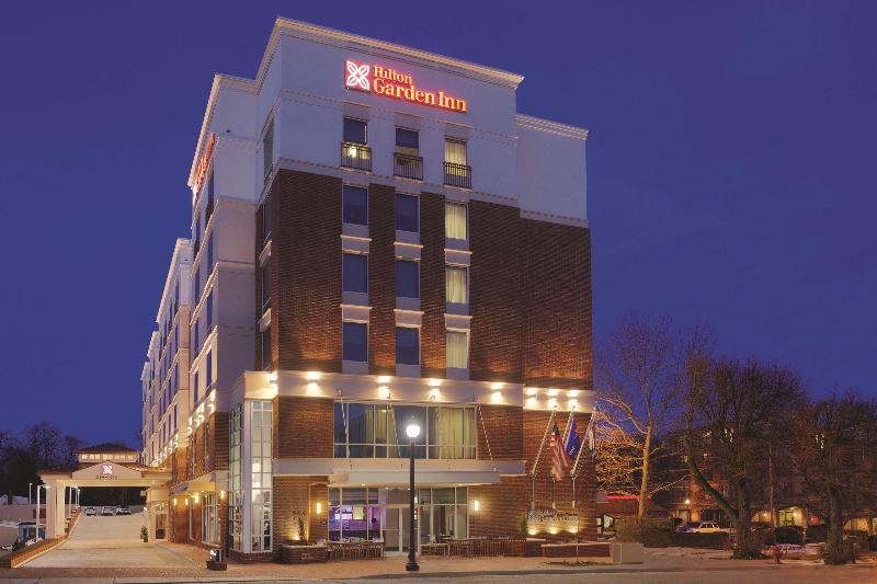 Отель Hilton Garden Inn Falls Church