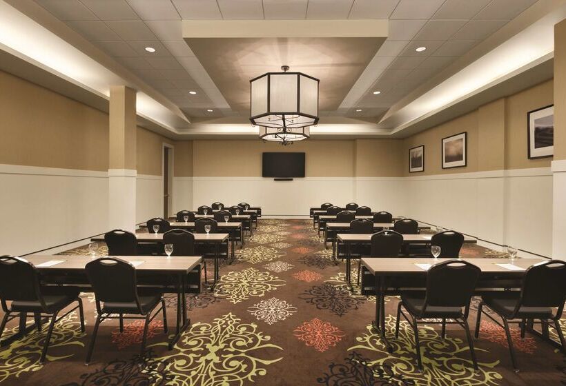 هتل Hilton Garden Inn Rochester Downtown, Ny