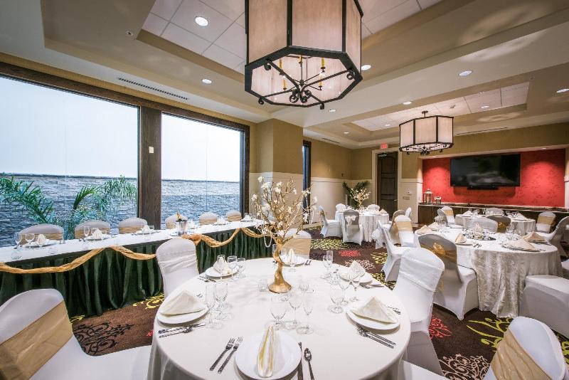 هتل Hilton Garden Inn Rochester Downtown, Ny