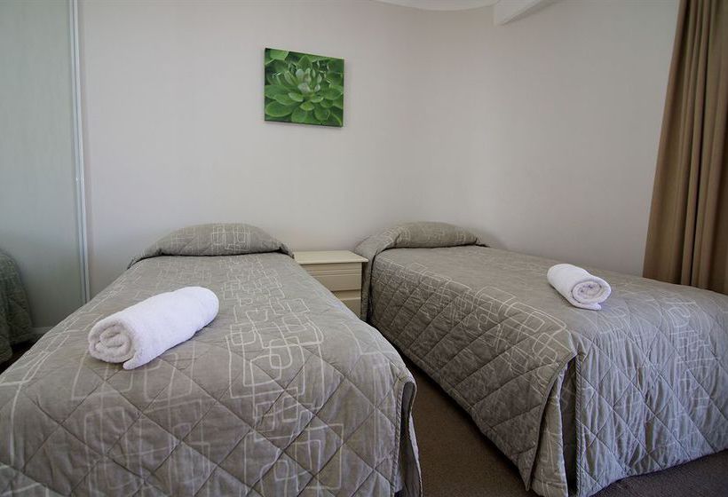 هتل Surfers Mayfair Apartments