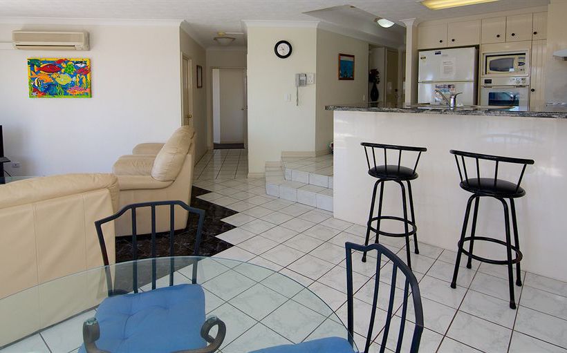 هتل Surfers Mayfair Apartments