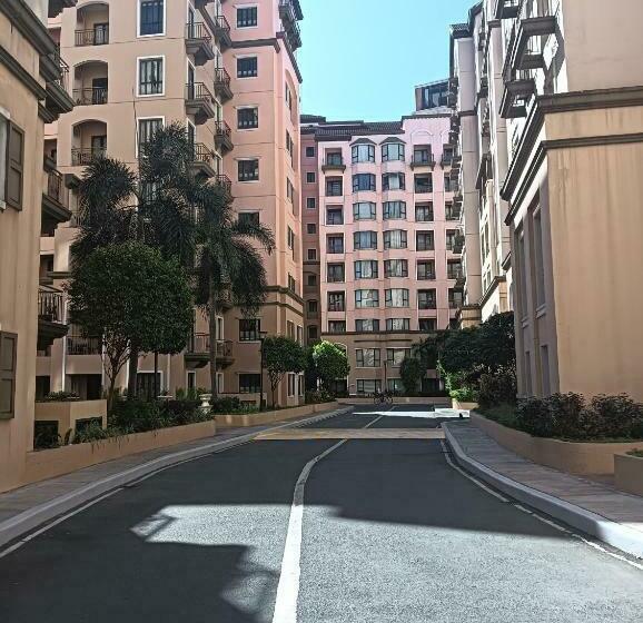 צימר Montecito Prime Condo Across Terminal 3