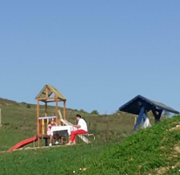 ホテル Agroturism Bori Punct Gastronomic Local