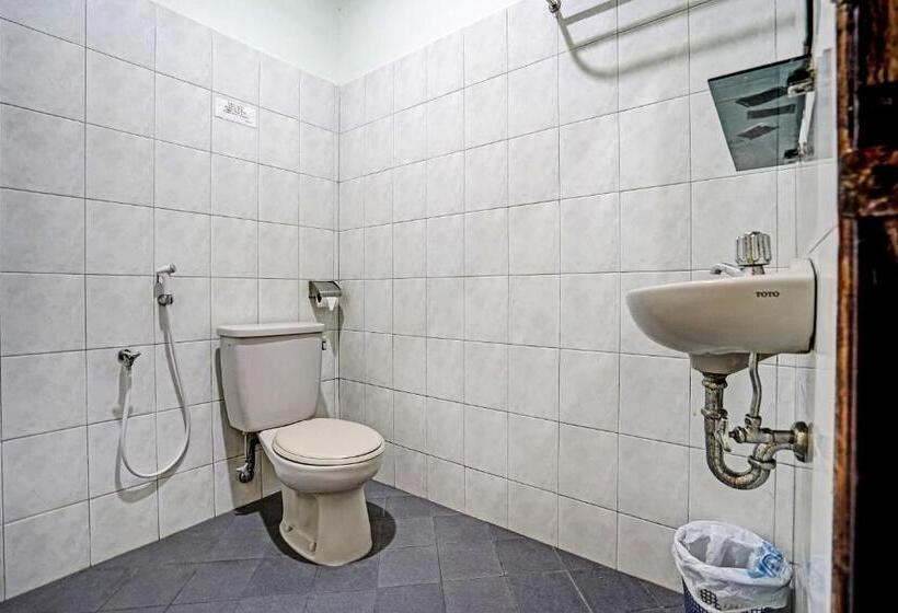 هتل Oyo 91805  Wisma Bari